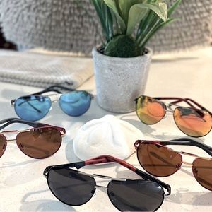 Like Raybans….great for everyday wear - inexpensive sunglasses..😍